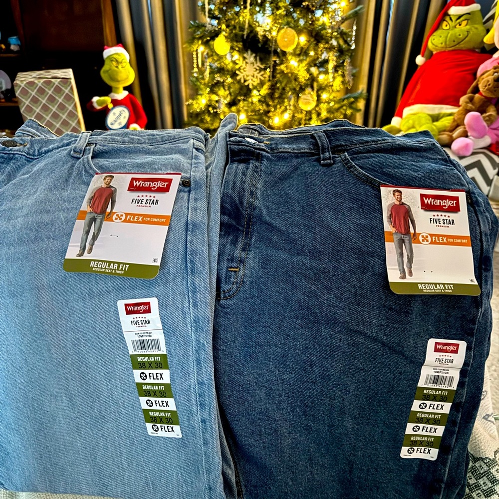 Two pair Wrangler men’s jeans new with tags. 38 x 30